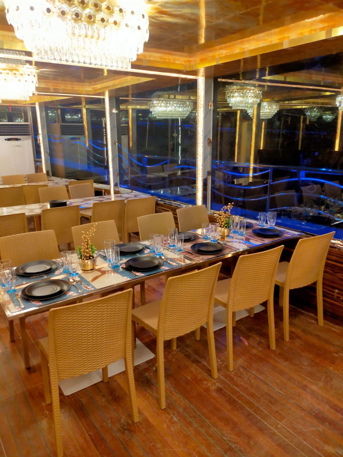 Distinguished Dubai Marina Dinner Cruise gallery 12
