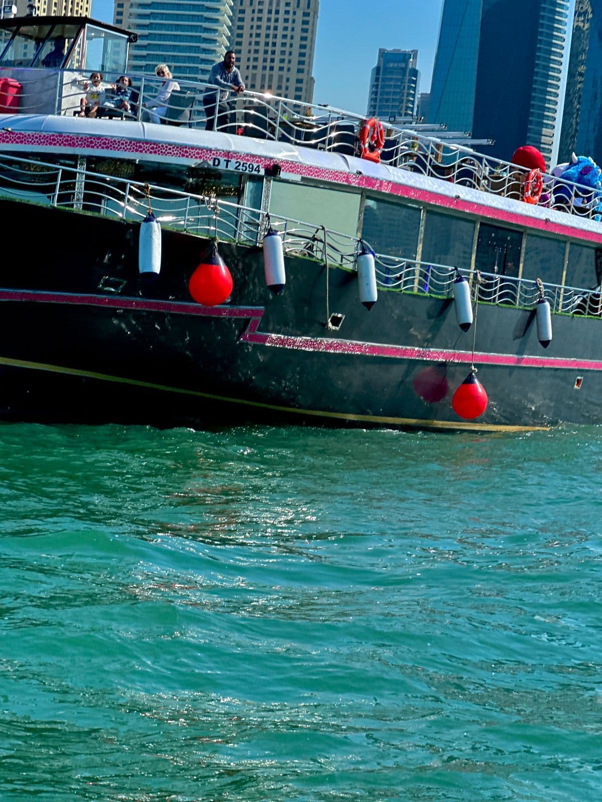Distinguished Dubai Marina Dinner Cruise gallery 1
